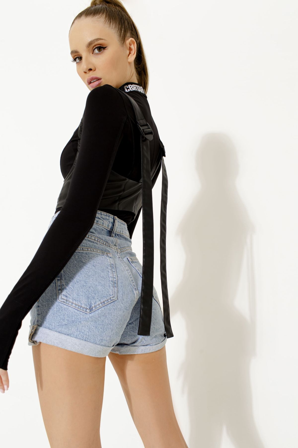 Body mit überschnittenen Kanten