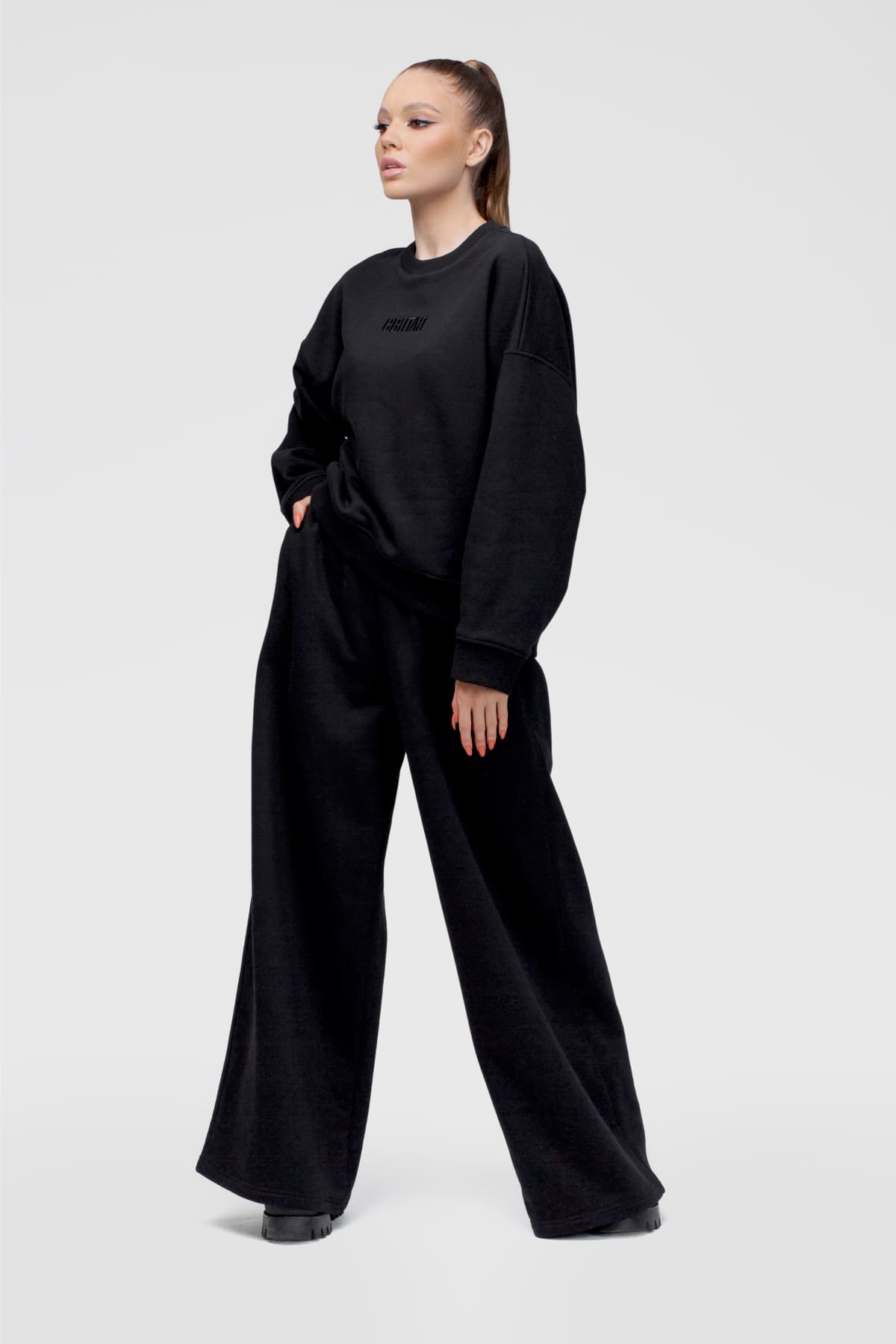 Basic Sweatshirt SVYATAYA