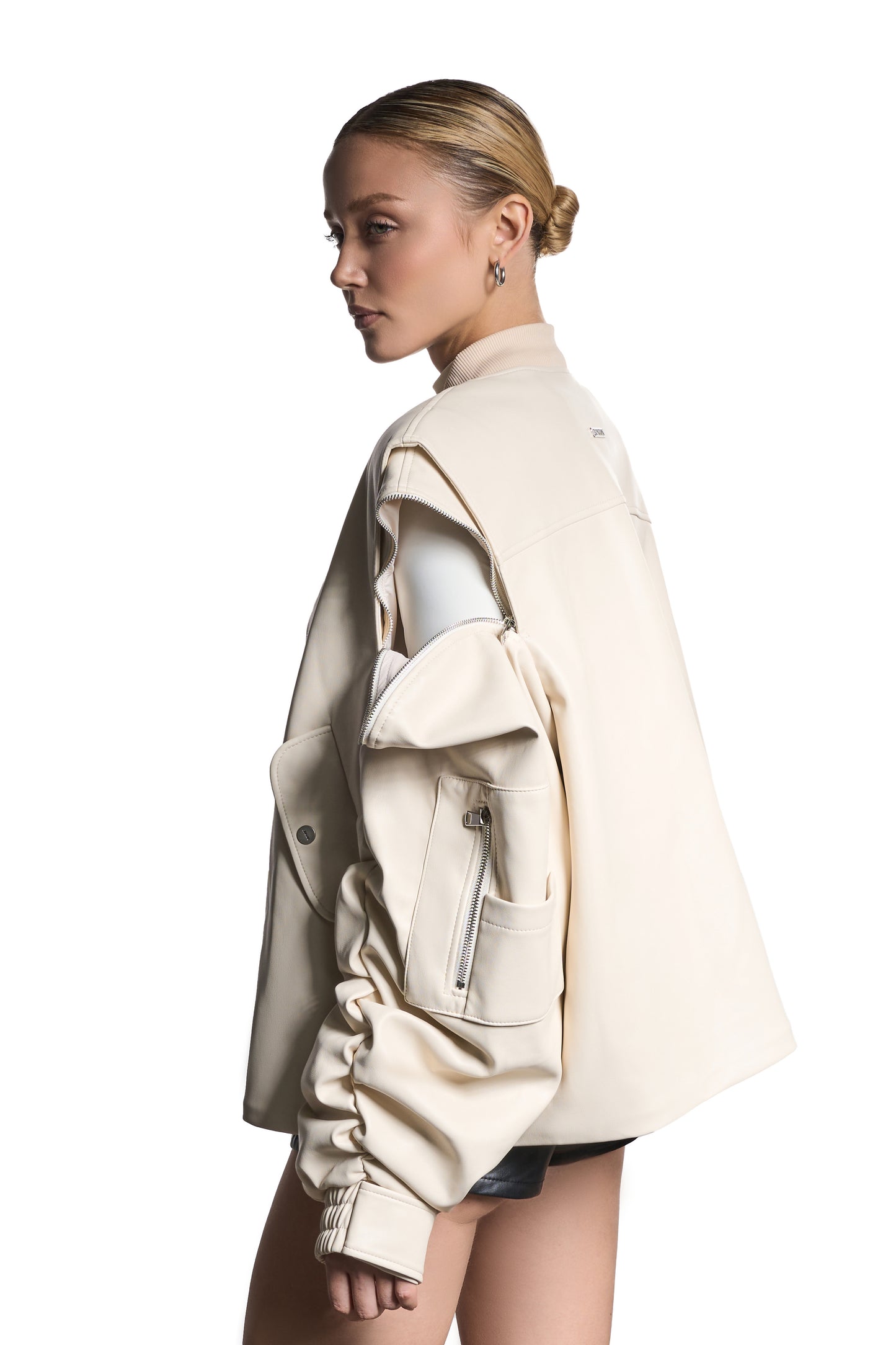 Bombenjacke aus Öko-Leder, Milky