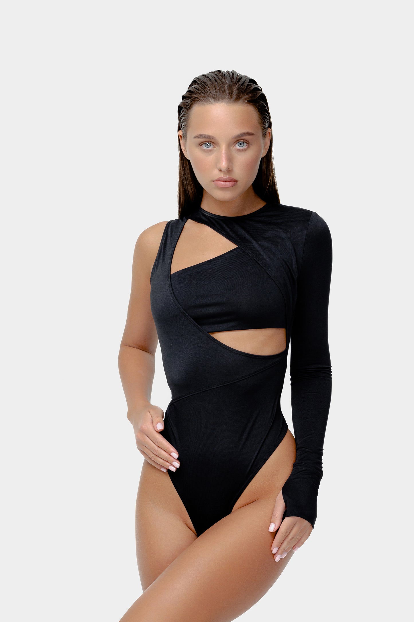 Body mit dekorativen Ausschnitten, schwarz