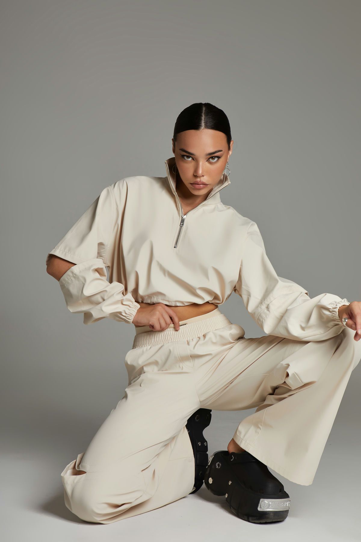 Jogginghose mit Schlitz, Beige