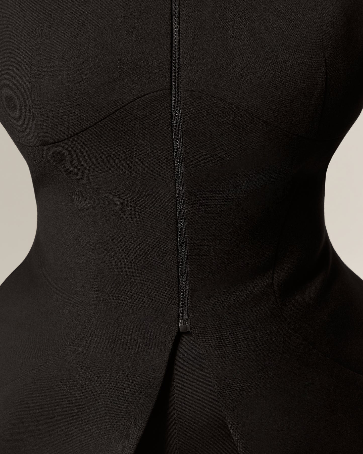 Jacket with accent line at the hips